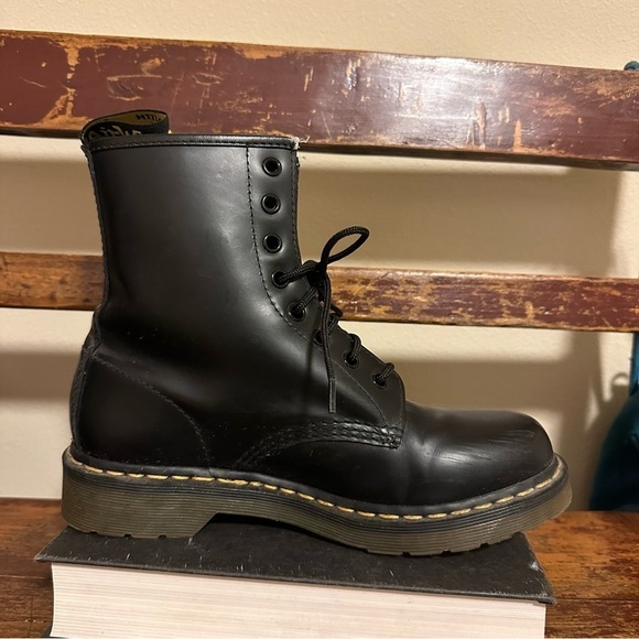 Dr. Martens 1460 Black Smooth Leather Lace Up Boots 8 Hole Classic Military Docs - Picture 6 of 14